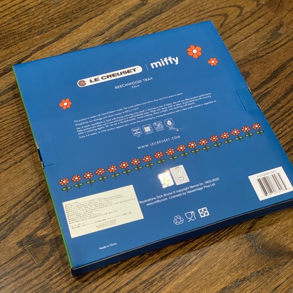 New Le Creuset x Miffy Beechwood Tray 25cm - Picture 5 of 6